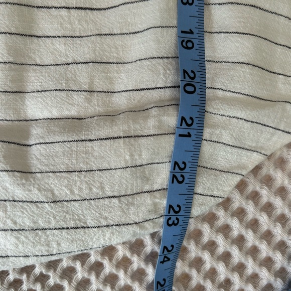 Divided Cream Gray Buttoned Sleeveless Tunic Size XL - Picture 11 of 11